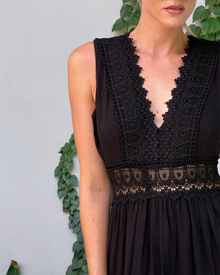 Roselina™ | Sleeveless Boho Lace Midi Dress
